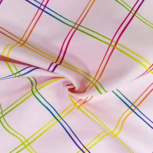 Kierrä polyesterin muoti