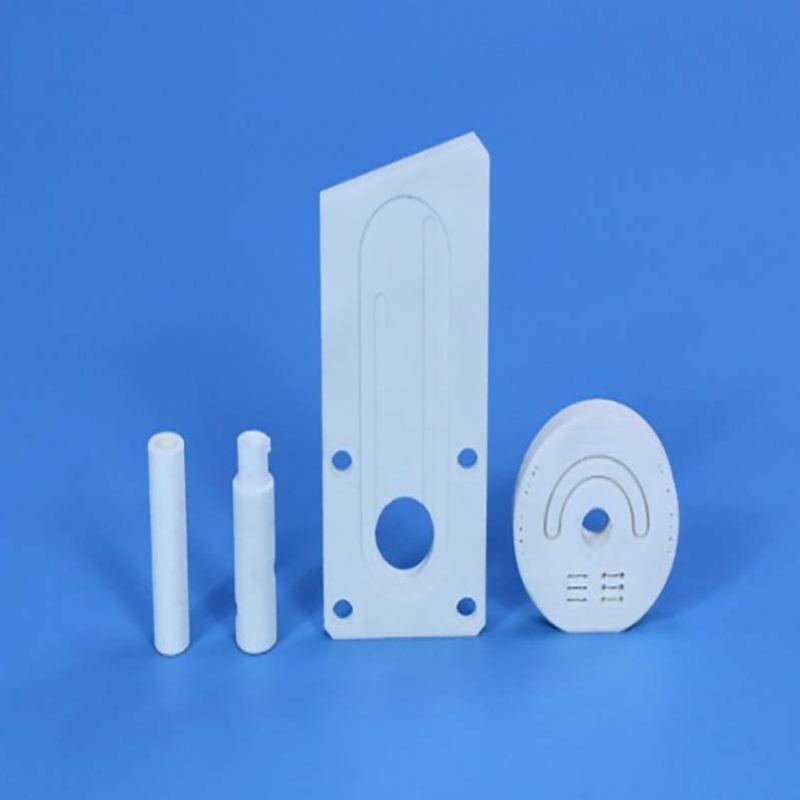 Mitkä ovat alumiinioksidikeramiikan ominaisuudet ja missäe Käytetäänkö he?