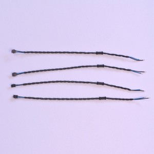 Sisäänrakennettu kaiutinjohto