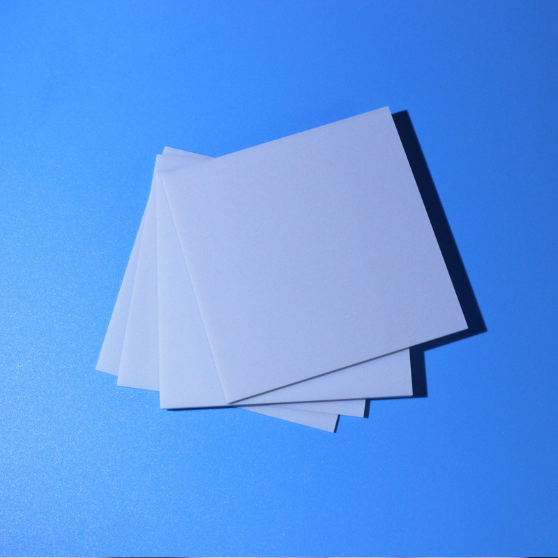 Alumiinitridin keraamisen substraatin käyttö