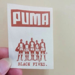 Korkealaatuiset tunnisteet tehdas Tunnisteet käsilaukkuun \\\\\\\\ vaatteet \\\\\\\\ kengät \\\\\\\\ Lisävarusteet paketti tarrat Mukautettu kangas Tarra kudotut tarrat