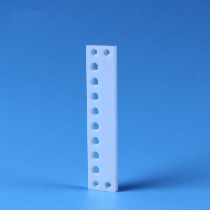 Mitä työkalua käytetään zirkonia keramiikan käsittelemiseen?