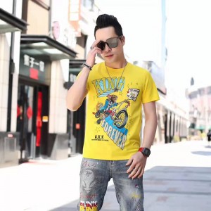 Neulottu painettu vaate