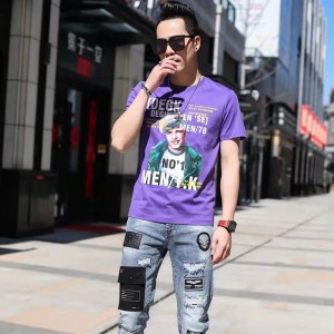 Digitaalinen tulostusneulottu T-paita