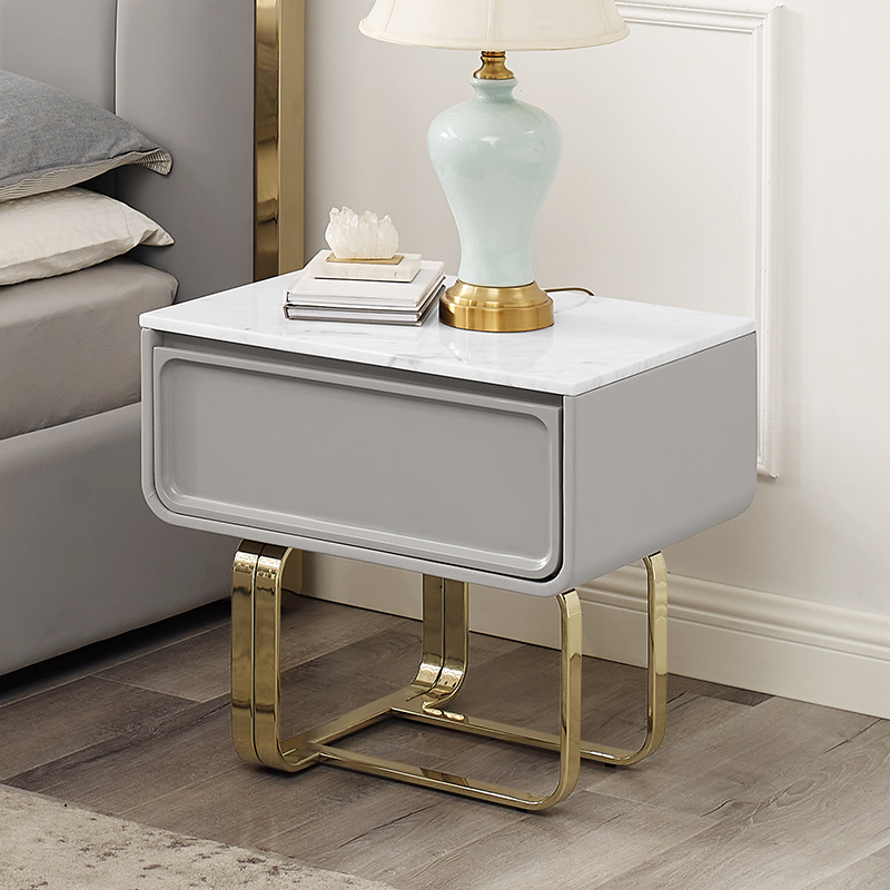 Ranskan kultainen ruostumattomasta teräksestä valmistettu jalka yöpöytä ylellinen luonnollinen marmorilaskupöytäkaappi