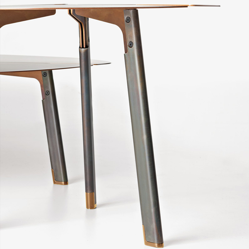 italialainen minimalistinen 3 jalan sivupöytä maalaismainen antiikki rautagrafiitti teräs pyöreä metalli sohvapöytä