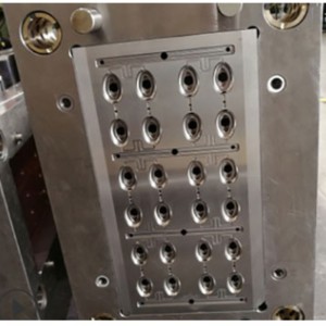 Muovinen injektio-lääketieteellinen