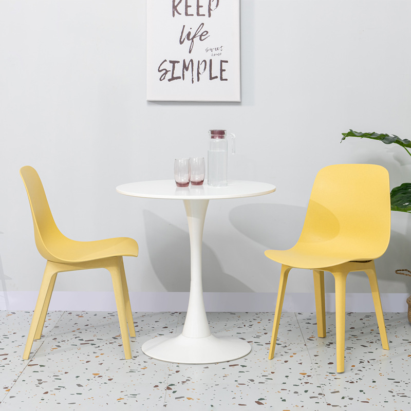 Tehtaan tukkumyynti Moderni muovivärinen tuoli Armless kiinteä selkänoja yksinkertainen lounge -muovinen ruokasalituoli