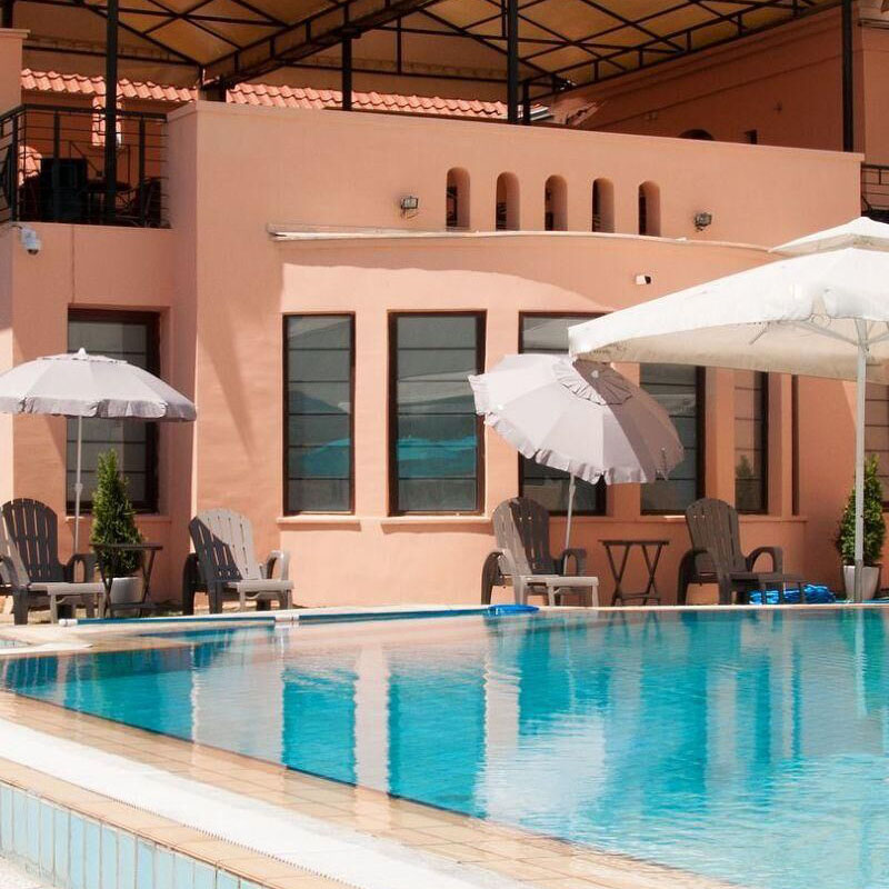 Viisi asiaa, jotka kannattaa harkita, kun lisäät uima-altaan takapihallesi