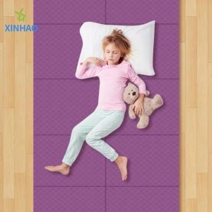 Tukkumyyntitaitoinen matkajoogamatto 4 mm/5 mm:n paksuus on helppo kuljettaa luokan liikuntaan, toimisto -lepoon, puistoleirintäalueelle