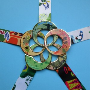 Nauhan kaulamitali mukautettu muotoilupainatus metalliyhdistelmämitalit matkamuisto