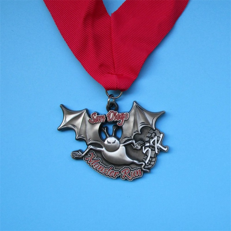 Tehtaan mukautetut logo -palkintomitalit, joissa onnauha tyhjä kultahopea pronssisykli juokseva maraton metalliurheilumitali