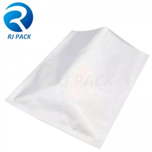 Korkea este Kolme sivutiivistepussipussia