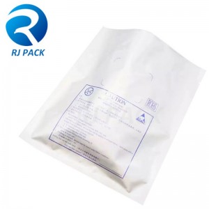 Korkea este Kolme sivutiivistepussipussia