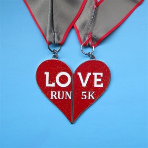 Mukautettu mitali riipus ainutlaatuiset maratonmitalit hinaus yhdellä lumimitalilla