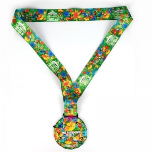 Täydellinen lahjaopas räätälöityyn medalion -kaulakoruun