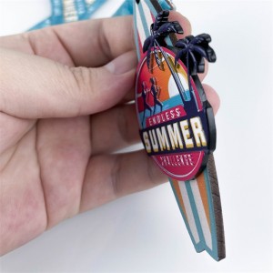 Palkinnot puiset metallipuumitali kesälomaa varten