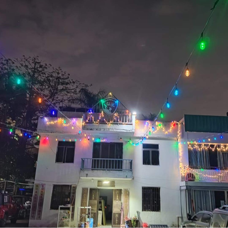 9 parasta vinkkiä aurinkovalojen ripustamiseen