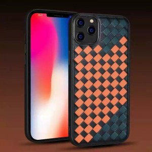 Se sopii Applen iPhone 14Pro -matkapuhelinkoteloon. Se on muodikas klassinen käsin kudottu värillinennahkapuhelinsuojainennahkakotelo, jolla on hyvä pudotuskestävyys ja kädennaarmuvastus