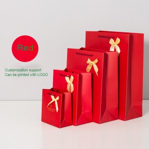 Värikäs lahjapaperipussi