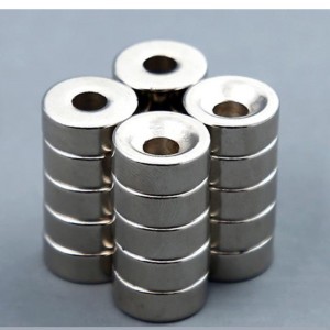 Ulottuvuuspäätä Holdral -magneetti