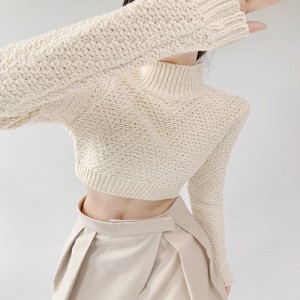 Karkeaneulottu keski-kaulan villapaita