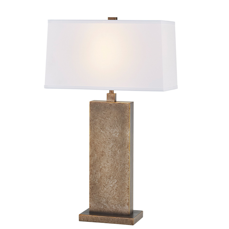 Koristeellinen antiikkinen rautapöytävalaisin julkisen tilan sisäänkäynnillä