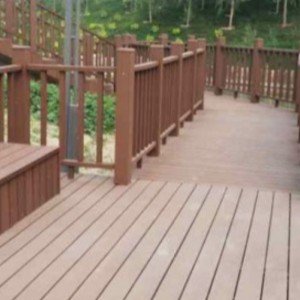 PE -puinen muovinen suulakepuristusmuotti