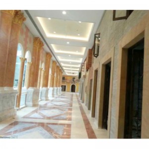 muovinen suulakepuristusmuotti roomalaisella pylväällä