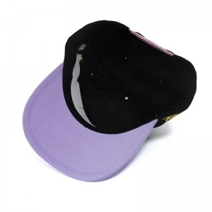 Uusi saapuminen kontrasti väri musta ja violetti mukautettu väri 5 paneelin kirjonta -logo baseball cap -urheilu hatut aikuisille