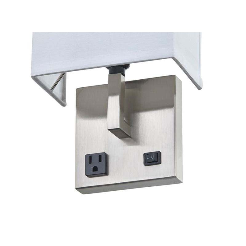 Hospitality Hotel Hand Wall Sconce harjatullanikkelillä ja puoli suorakaiteen muotoinen kangasvarjostin tyypillisessä huoneessa