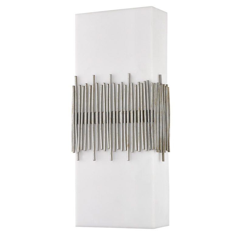 Hospitality Hotel Wall Sconce antiikkisella Siliver -viimeistelyllä ja suorakaiteen muotoisella akryylisävyllä hotellissa.