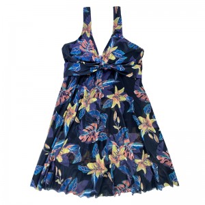 V kaulakukkia plus size -uimapuvut