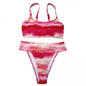 Rose-vaaleanpunainen gradientti leveillä olkahihnalla