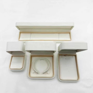 Räätälöitynahka ylellinen rannekoru kaulakorun korvakorut rengaslaatikkopakkauskoru laatikko