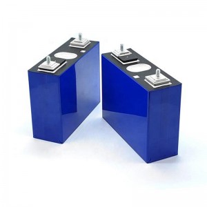 Svolt 106AH LFP -akku 3,2 V 100AH ​​LIFEPO4 Prismaattinen akkukenno Ladattava litiumrautafosfaatti -akku 12 V:n 24 V 48 V:n aurinkoenergian säilytyspakkaukselle