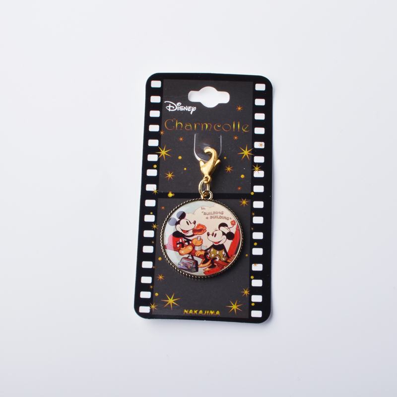 Mukautettu kova emali -akryylinäppäimistö Disney Keychain KPOP -tähti kahdesti avaimenemaa