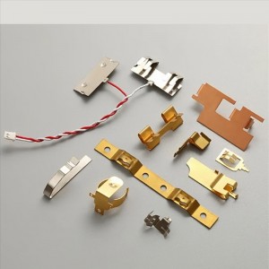 OEM-valmistajan mukautetut messingin pienet metallilevyn leimausosat 5 tähden metallileimauspalvelu