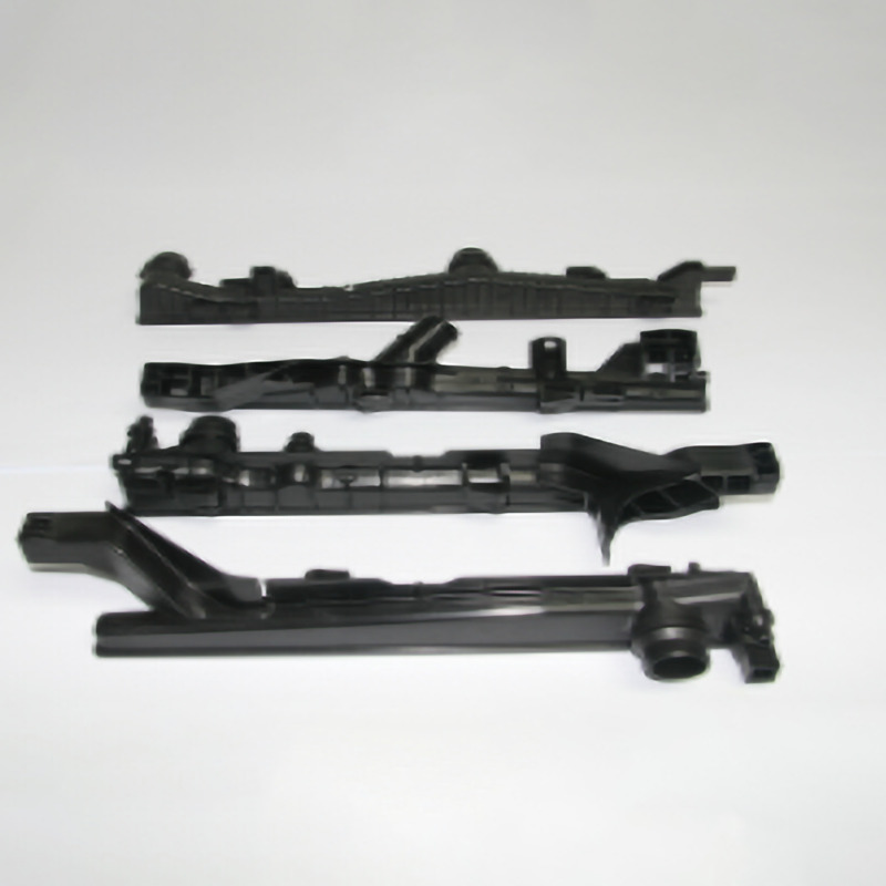 Muovinen jäähdytinsäiliö