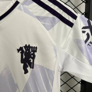 25/26 lasta m-U poissa koko: 16-28